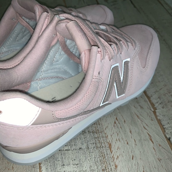 🌼New Balance🌼Classics WL696 ‘Faded Rose’ - Picture 7 of 12